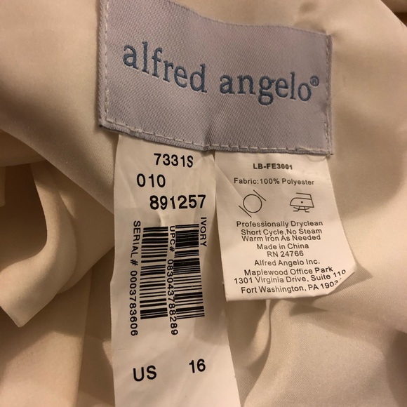 Ivory sleeveless v-neck Alfred Dunner dress - Picture 4 of 5
